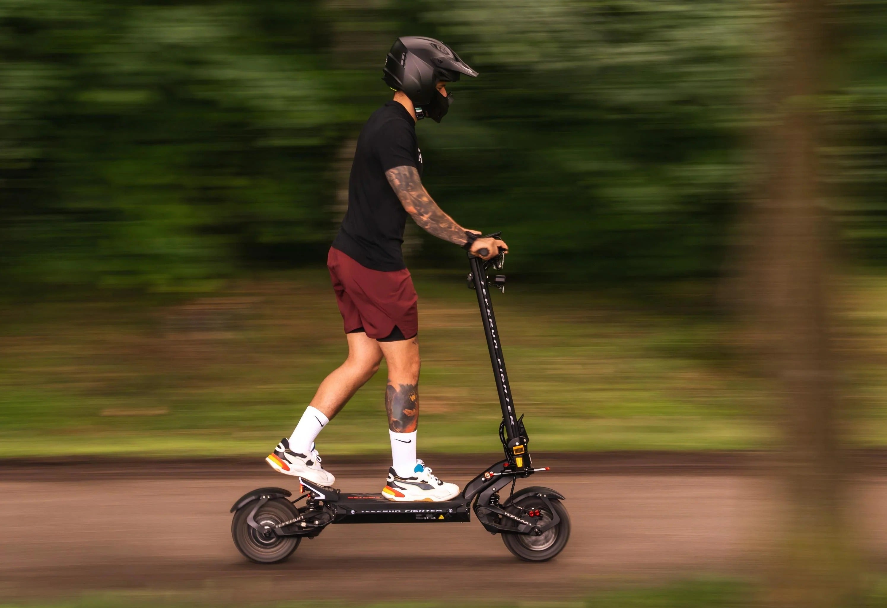 Teverun Fighter Eleven+ (11+) – 85 km/h, 60V 35Ah Samsung, 4900W, 200km